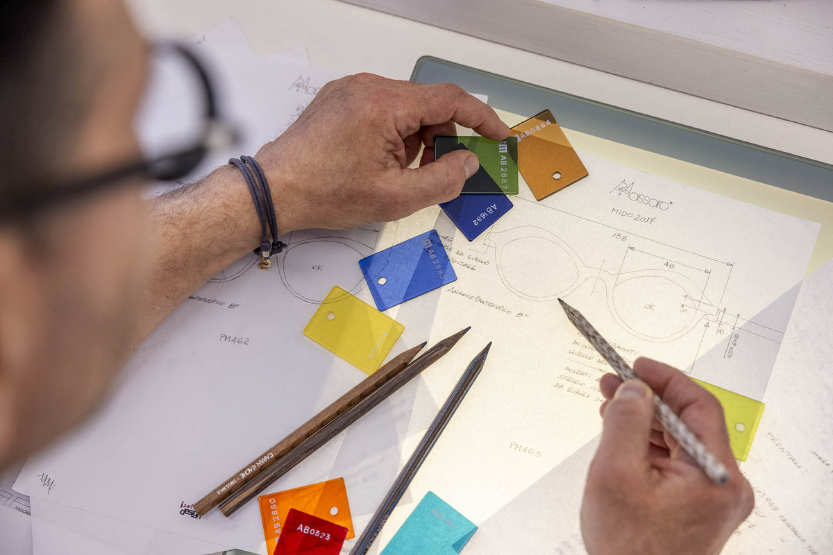 Gafas hechas a mano en Italia: formas, artesanía y los diseñadores por descubrir