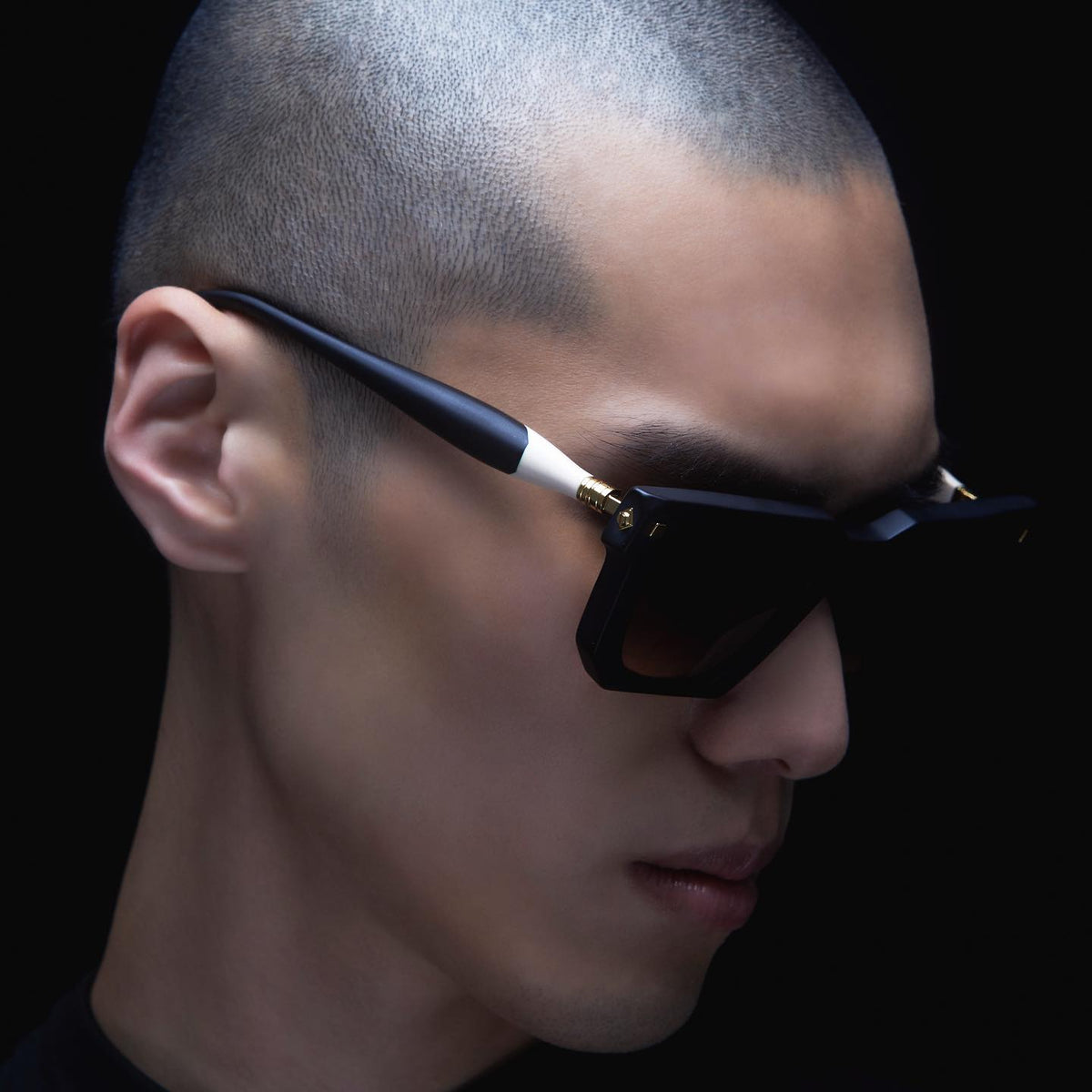 Kuboraum J3 Black indossato – foto ufficiale Kuboraum