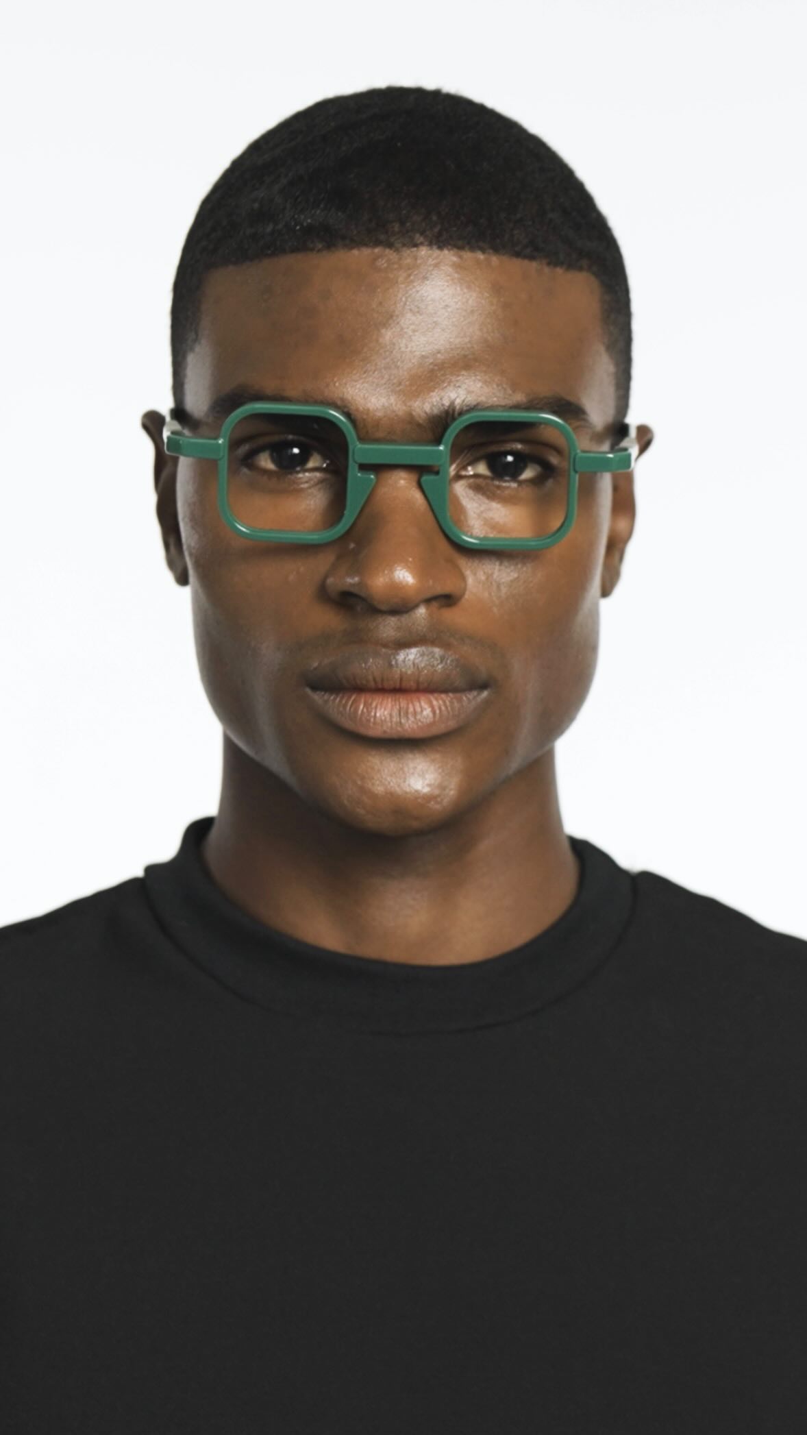 VAVA WL0066 Green worn – official photo VAVA