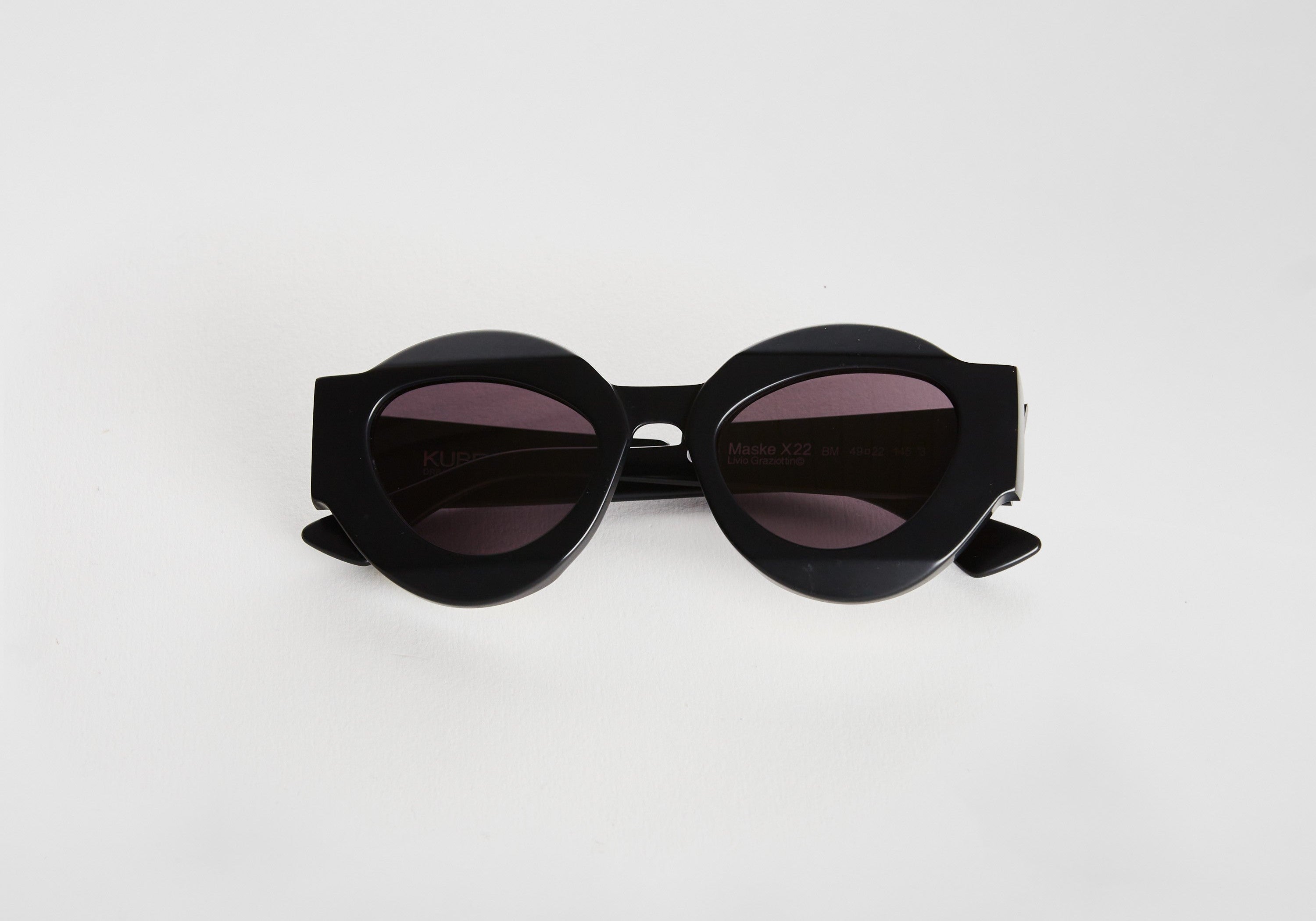 Kuboraum MASKE X22 - Black Shine