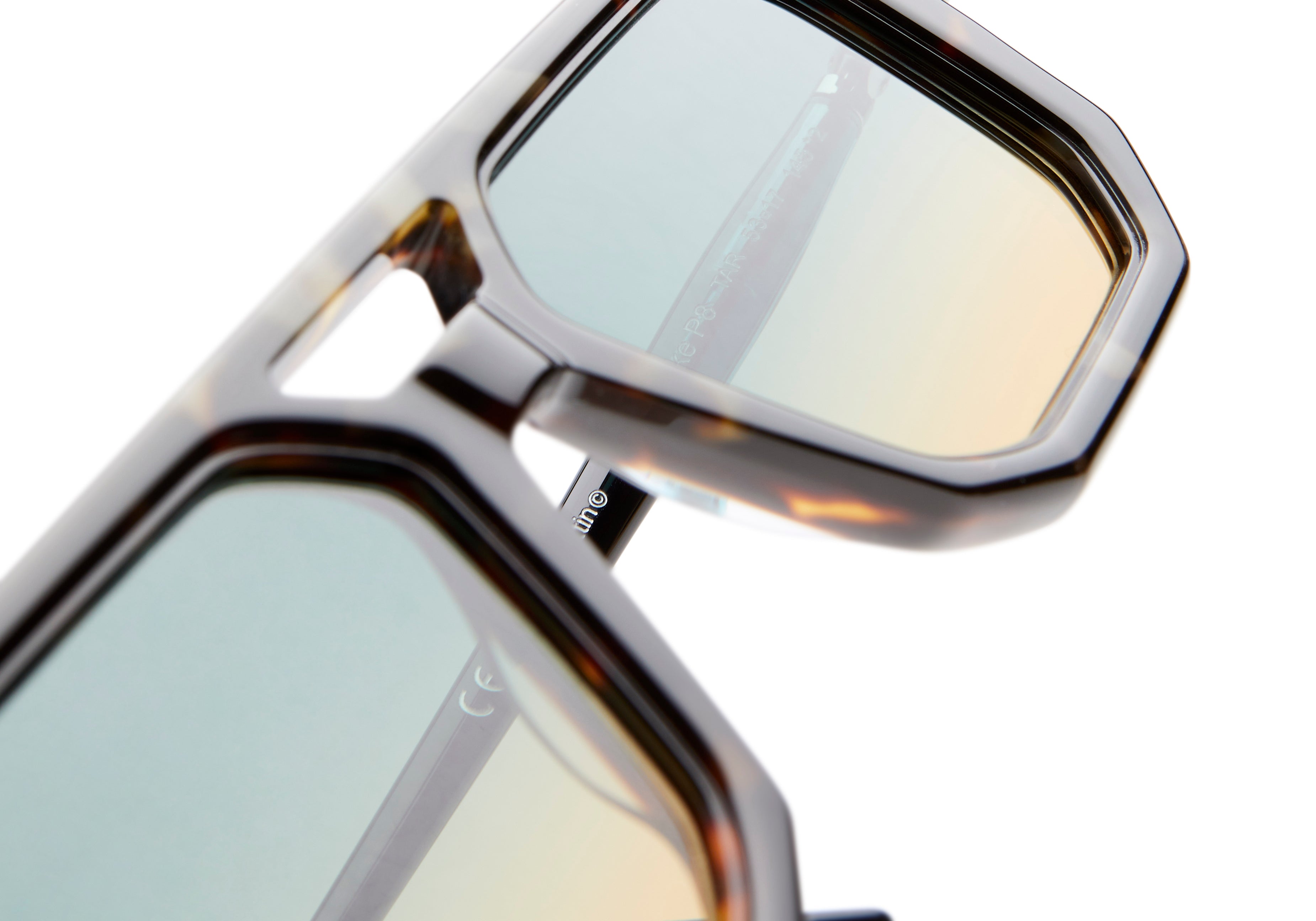 Kuboraum Mask P8 - Havana