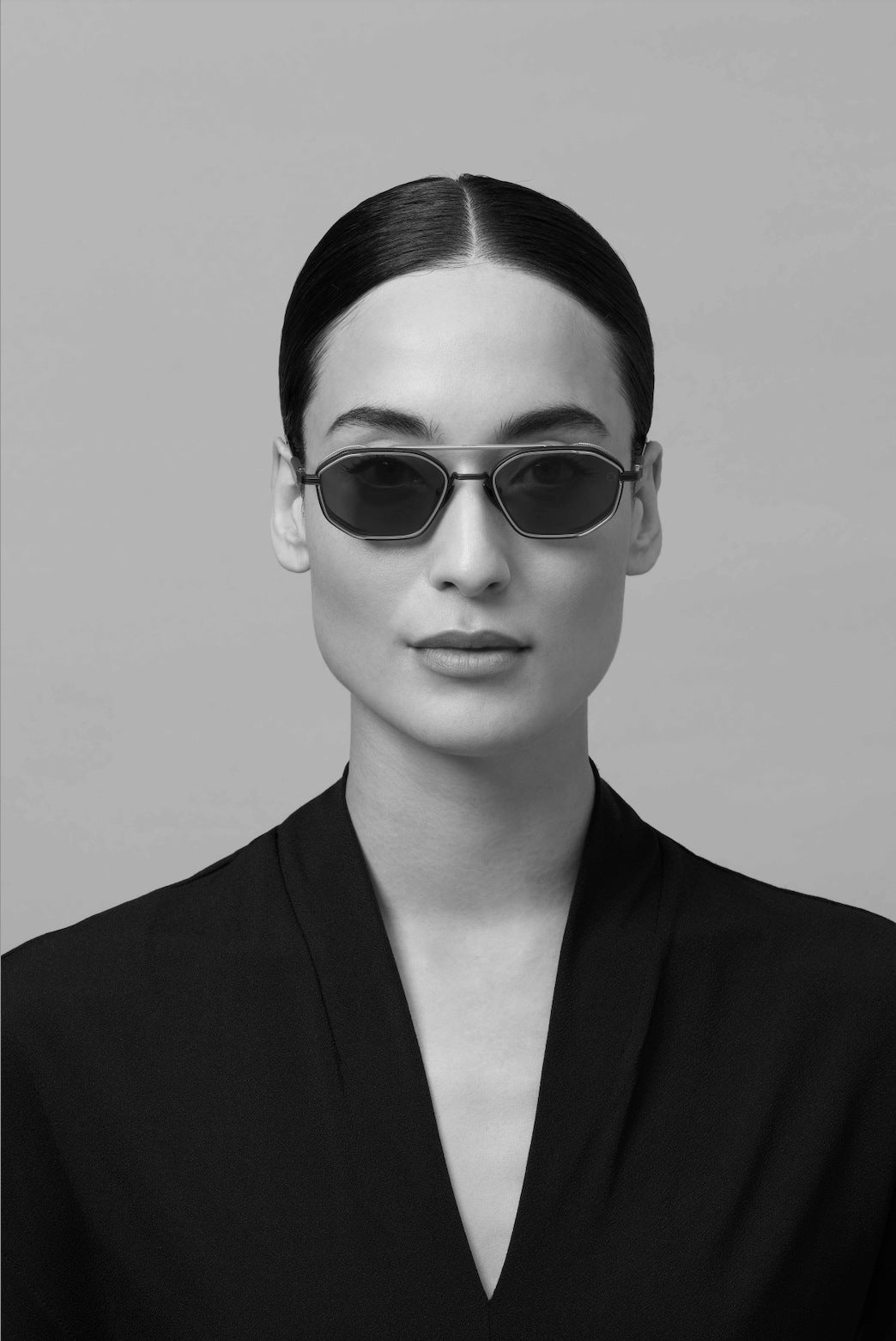 AKONI Eris-Two worn – shape worn, different colour