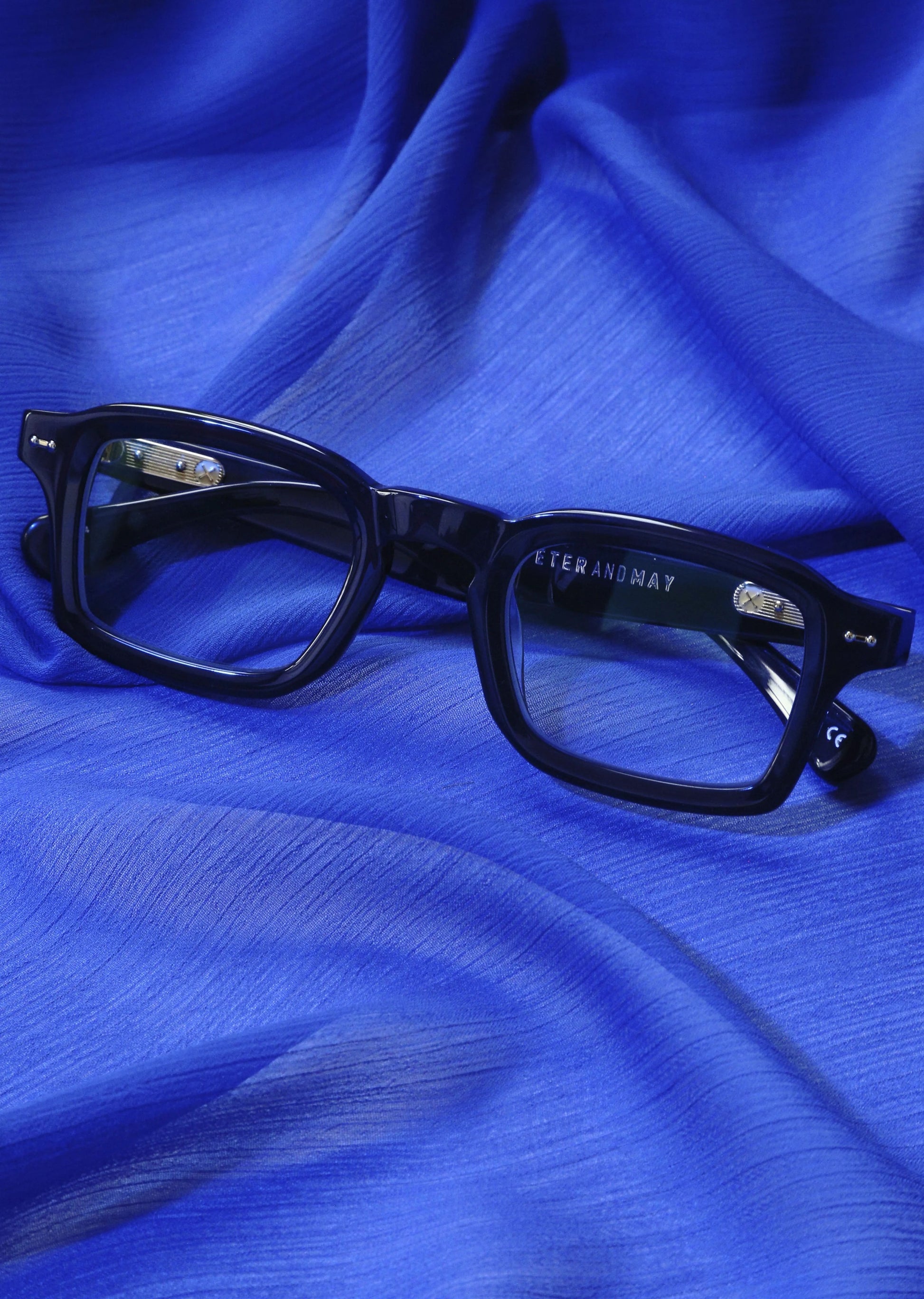 Peter and May | Leon | Deep Blue