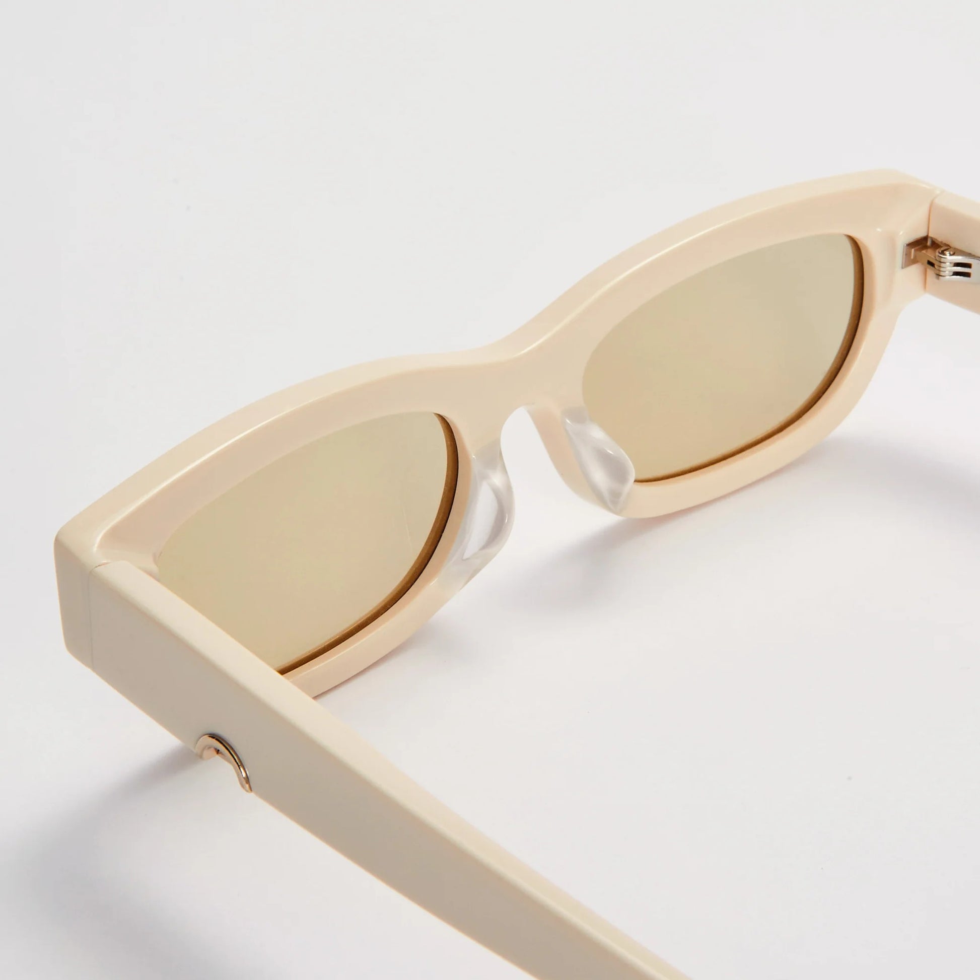 Huma | Tojo | Ivory