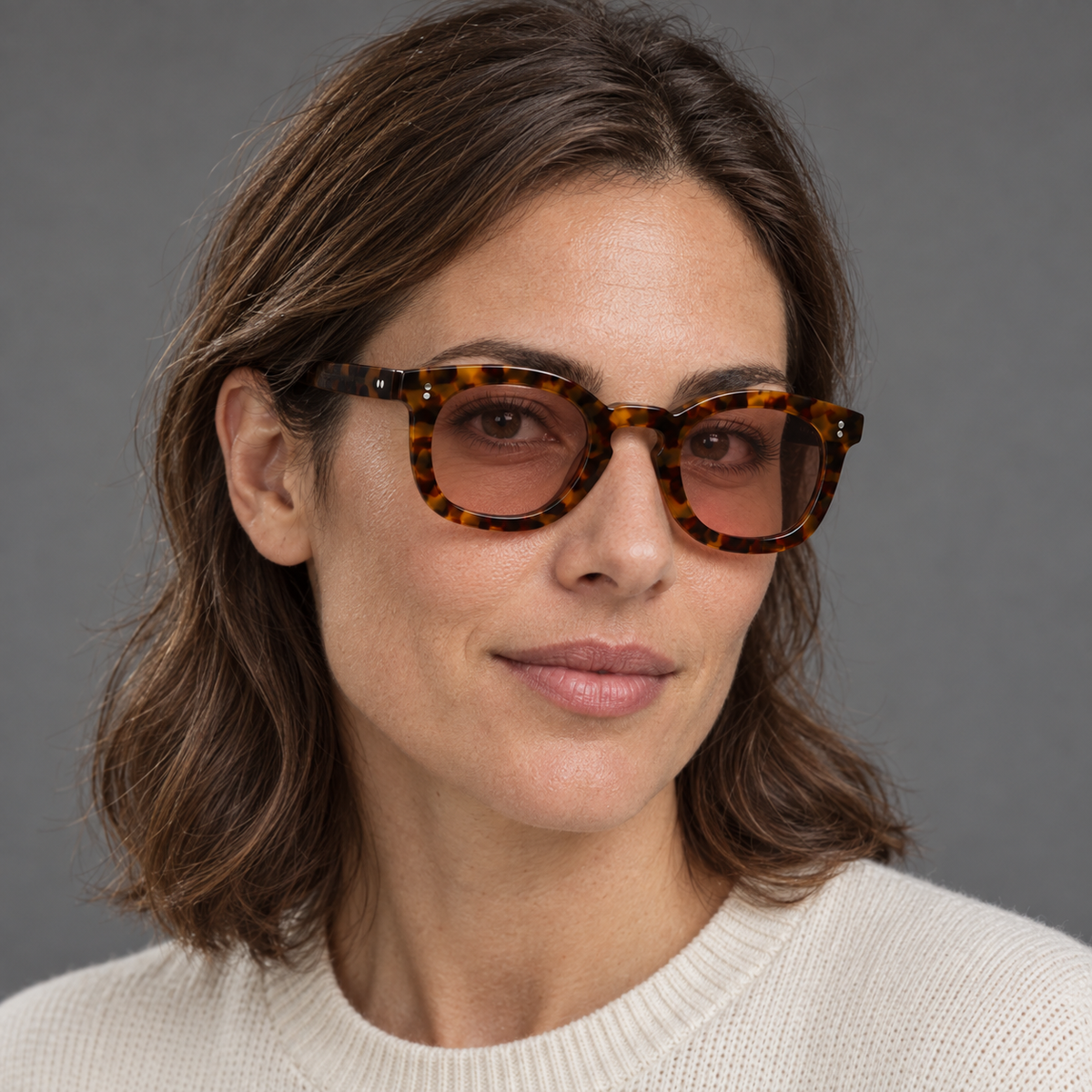 Lesca Lunetier Deca Limited Edition Havana /05 – worn by a woman