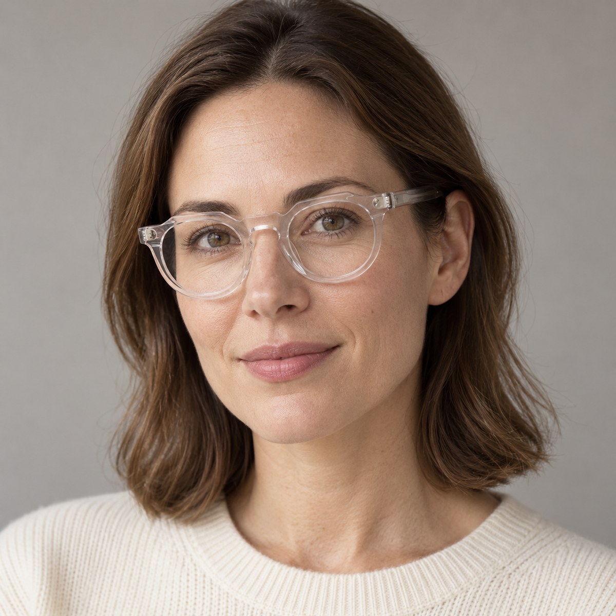 Lesca Lunetier Pica 3 Crystal – worn by a woman